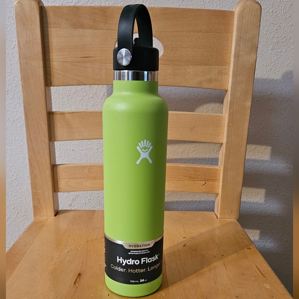 Hydro Flask Water Bottle Bright Green Bottle with Flex Straw